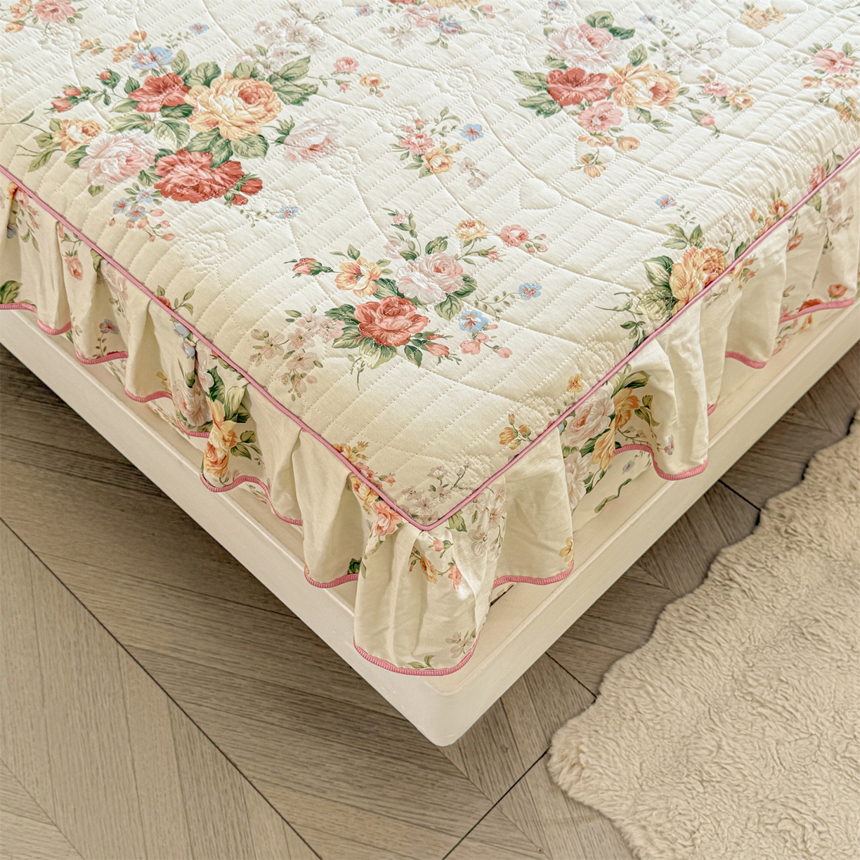 91家纺网 家纺一手货源 找家纺 宜凡家纺 2026新款全棉夹棉花边床笠四件套 洛川花海