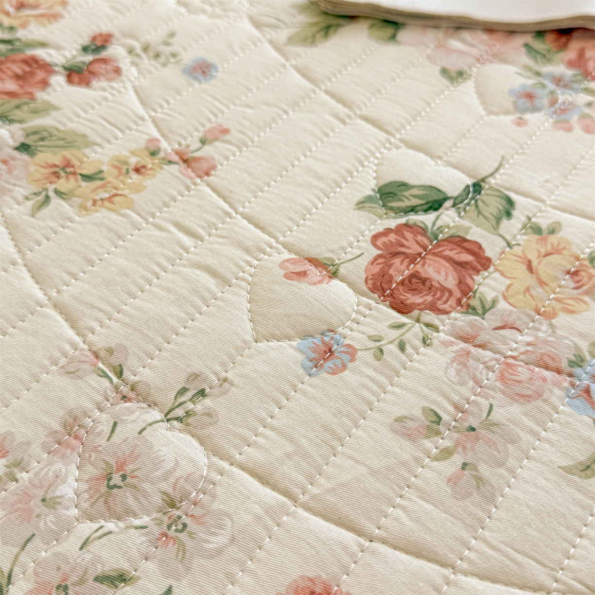 91家纺网 家纺一手货源 找家纺 宜凡家纺 2026新款全棉夹棉花边床笠四件套 洛川花海