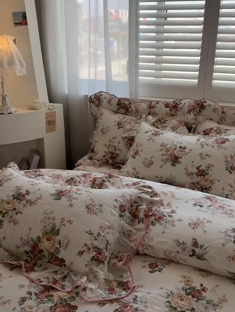 91家纺网 家纺一手货源 找家纺 宜凡家纺 2026新款全棉夹棉花边床笠四件套 洛川花海