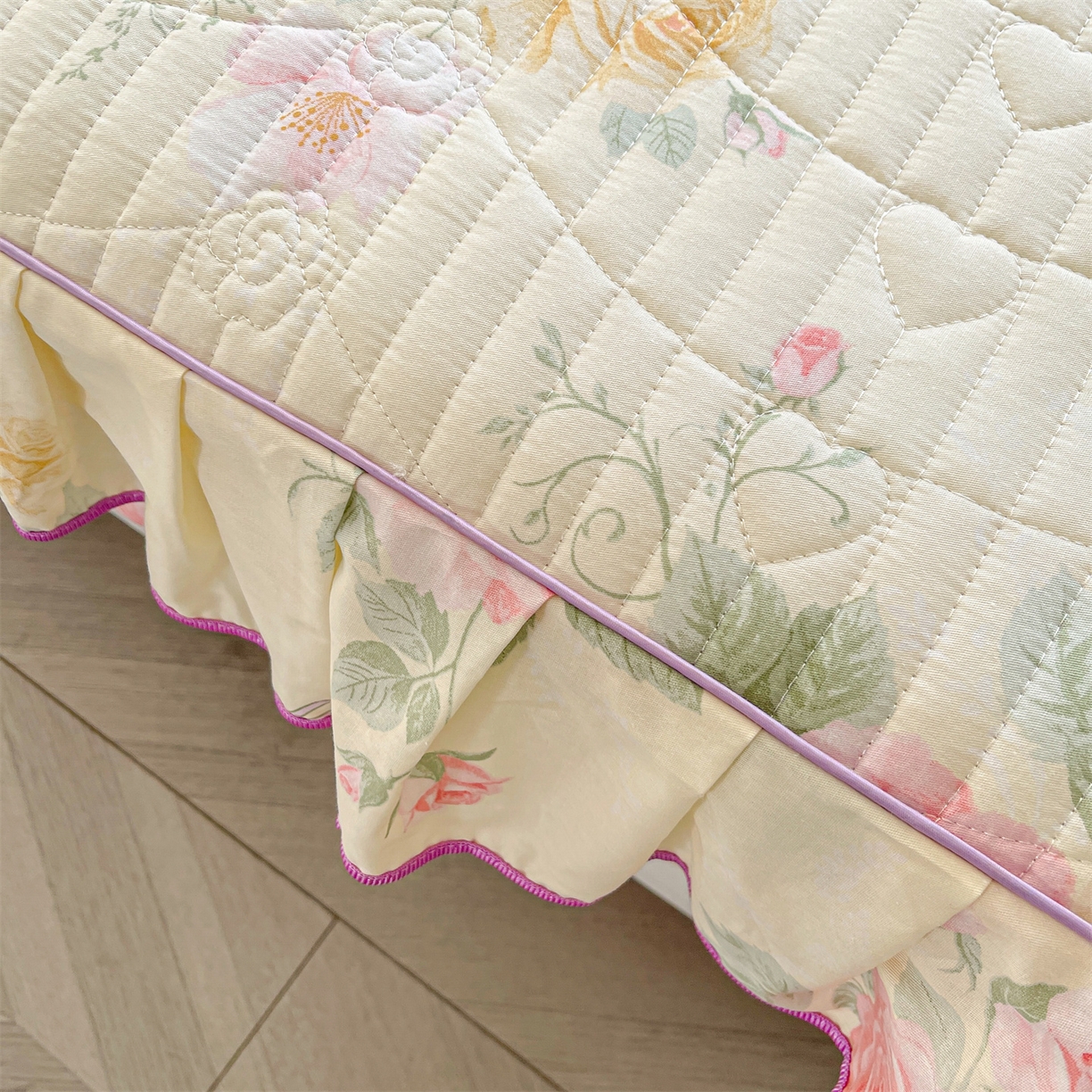 91家纺网 家纺一手货源 找家纺 宜凡家纺 2026新款全棉夹棉花边床笠四件套 沐颜月朵