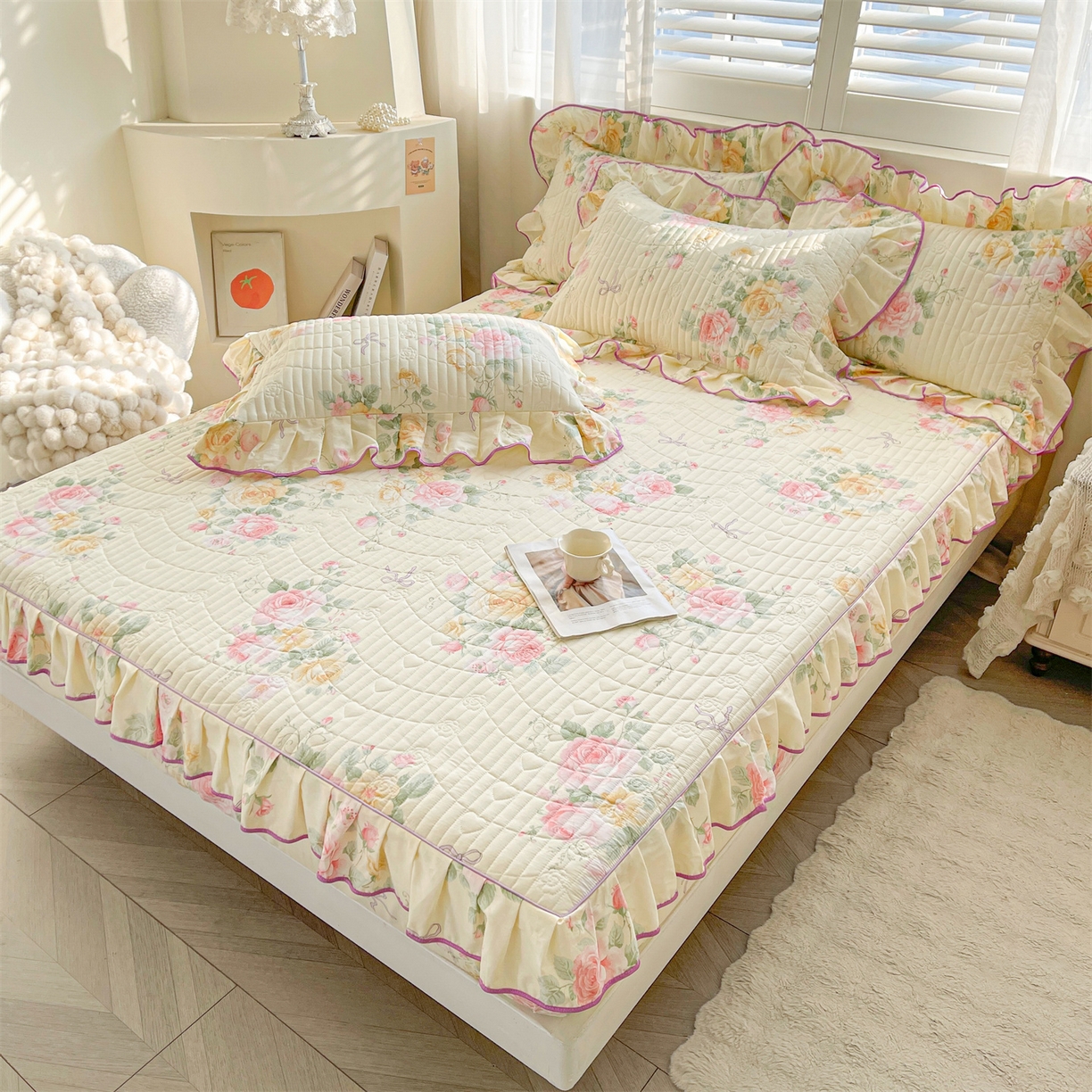 91家纺网 家纺一手货源 找家纺 宜凡家纺 2026新款全棉夹棉花边床笠四件套 沐颜月朵