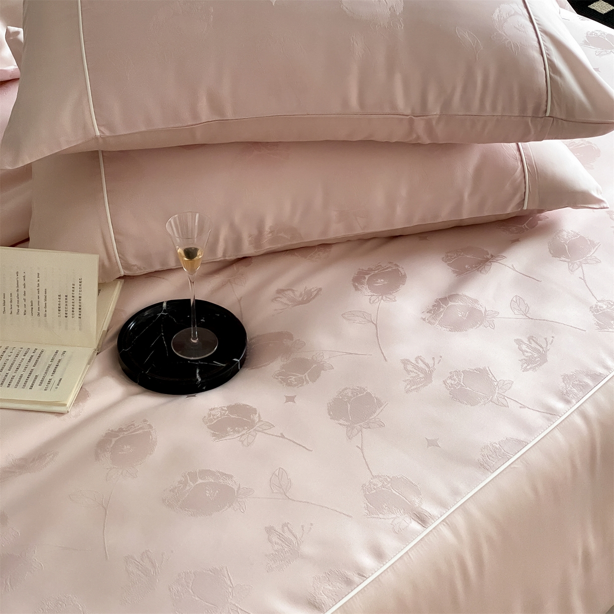 91家纺网 家纺一手货源 找家纺 （总）FORTWO家纺原创设计（FOR TWO家纺） 2026新款60兰精天丝提花雅颂四件套-云间霓裳