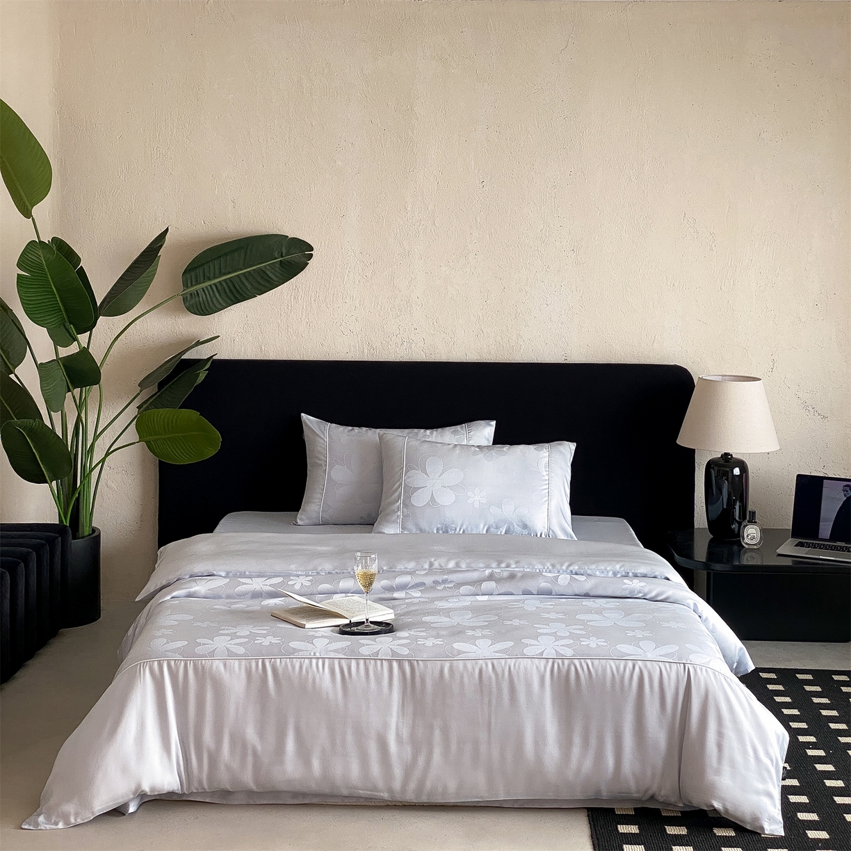 91家纺网 家纺一手货源 找家纺 （总）FORTWO家纺原创设计（FOR TWO家纺） 2026新款60兰精天丝提花雅颂四件套-一路向阳