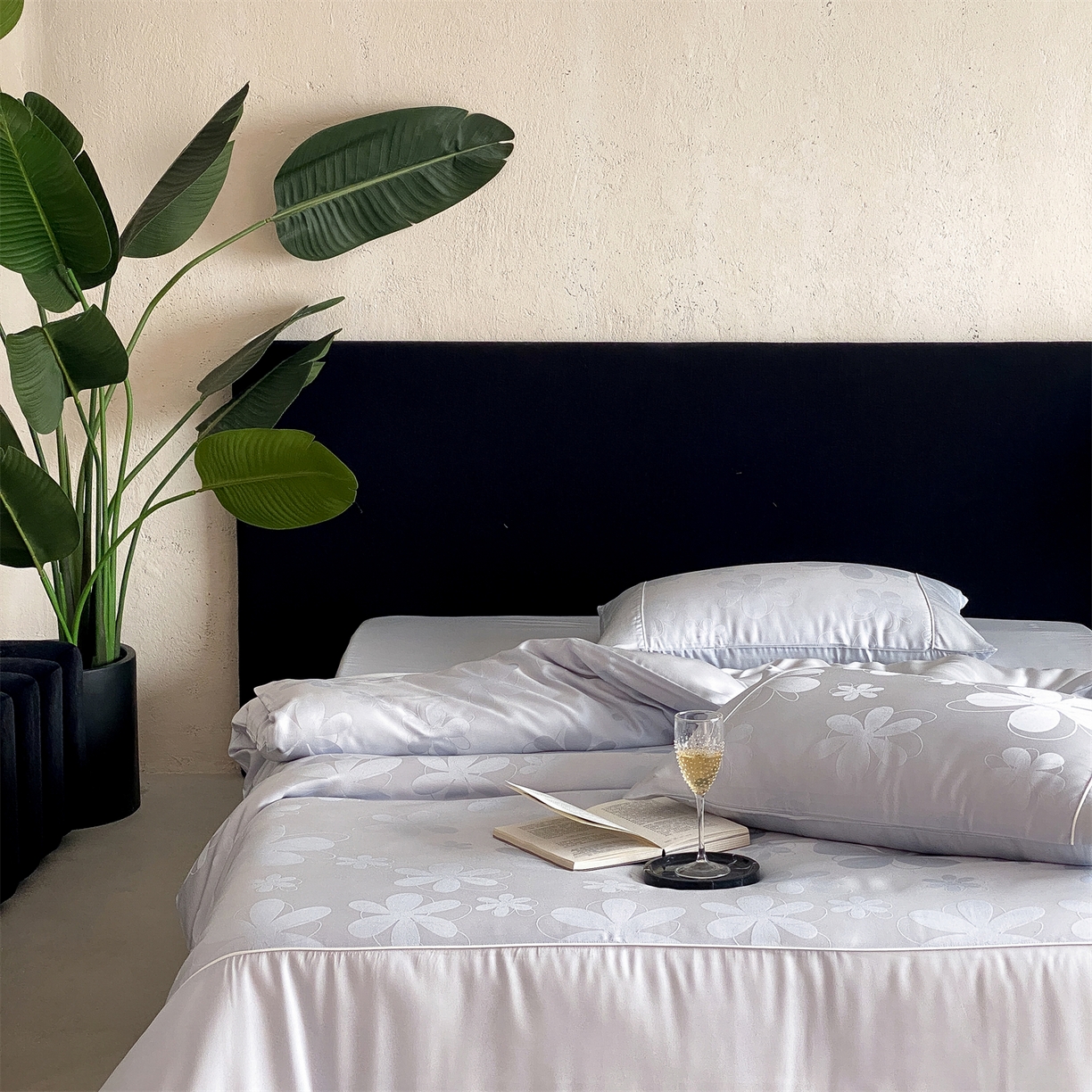 91家纺网 家纺一手货源 找家纺 （总）FORTWO家纺原创设计（FOR TWO家纺） 2026新款60兰精天丝提花雅颂四件套-一路向阳