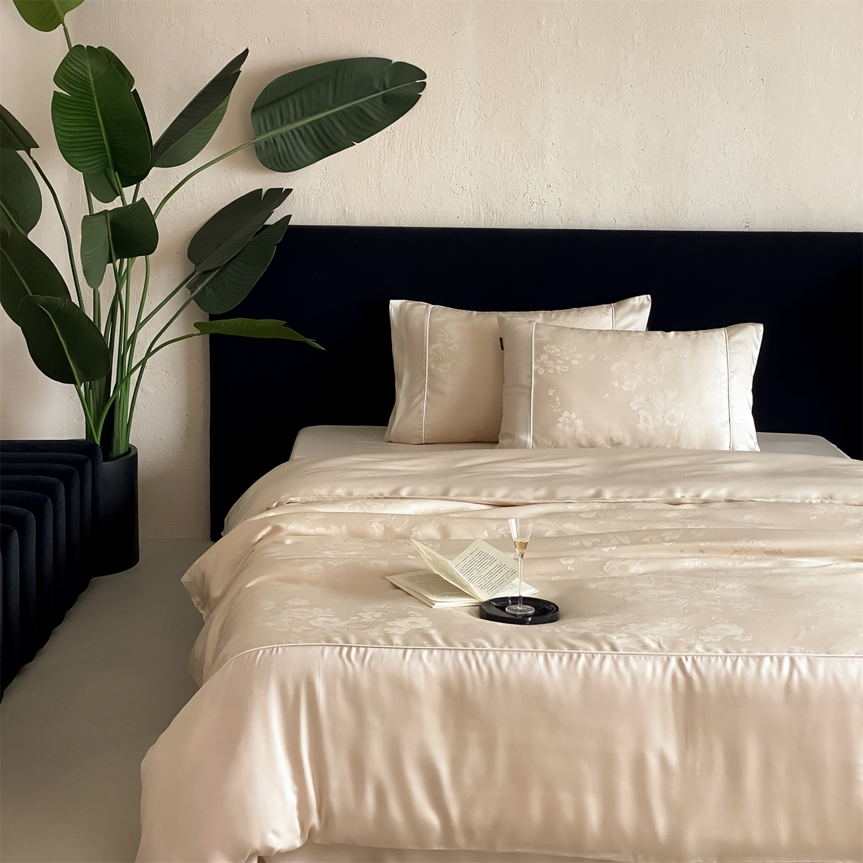 91家纺网 家纺一手货源 找家纺 （总）FORTWO家纺原创设计（FOR TWO家纺） 2026新款60兰精天丝提花雅颂四件套-晨露织光