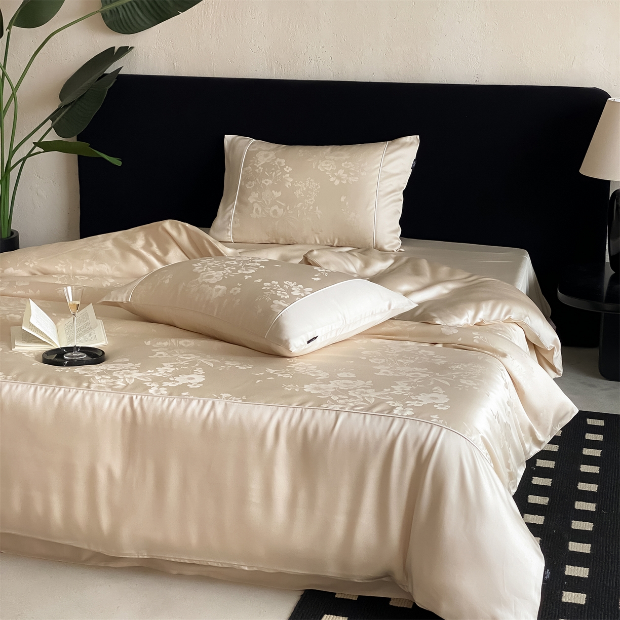 91家纺网 家纺一手货源 找家纺 （总）FORTWO家纺原创设计（FOR TWO家纺） 2026新款60兰精天丝提花雅颂四件套-晨露织光