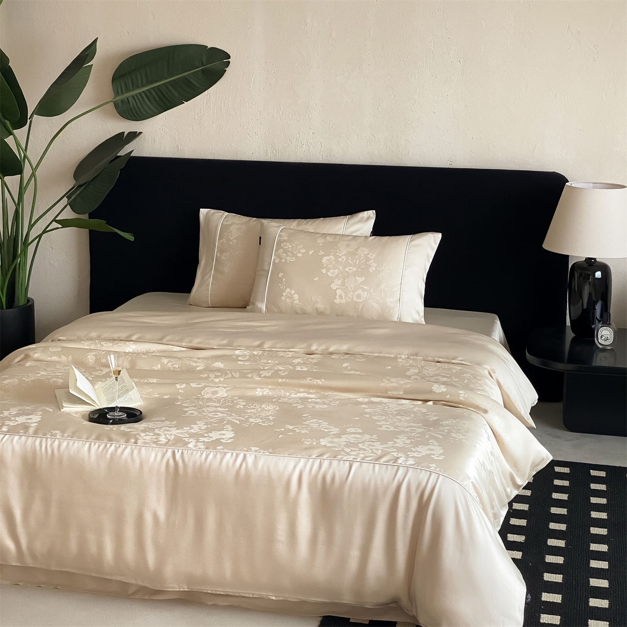 91家纺网 家纺一手货源 找家纺 （总）FORTWO家纺原创设计（FOR TWO家纺） 2026新款60兰精天丝提花雅颂四件套-晨露织光