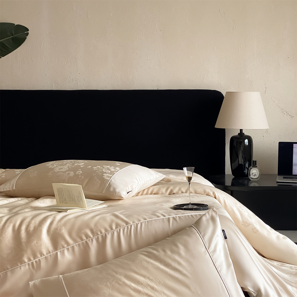 91家纺网 家纺一手货源 找家纺 （总）FORTWO家纺原创设计（FOR TWO家纺） 2026新款60兰精天丝提花雅颂四件套-晨露织光