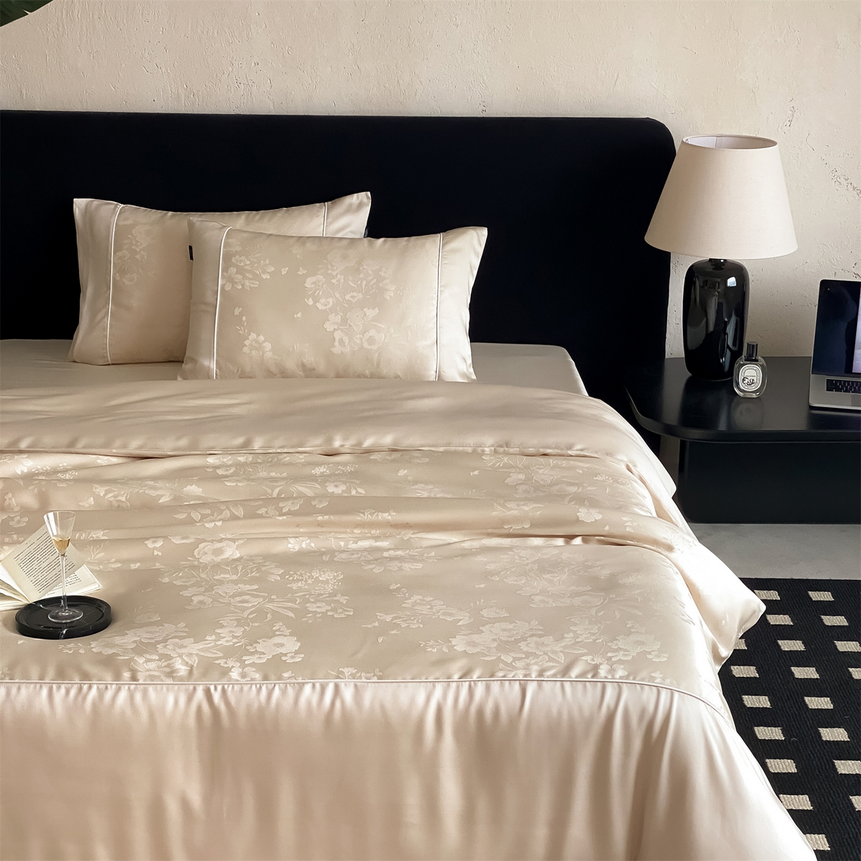 91家纺网 家纺一手货源 找家纺 （总）FORTWO家纺原创设计（FOR TWO家纺） 2026新款60兰精天丝提花雅颂四件套-晨露织光