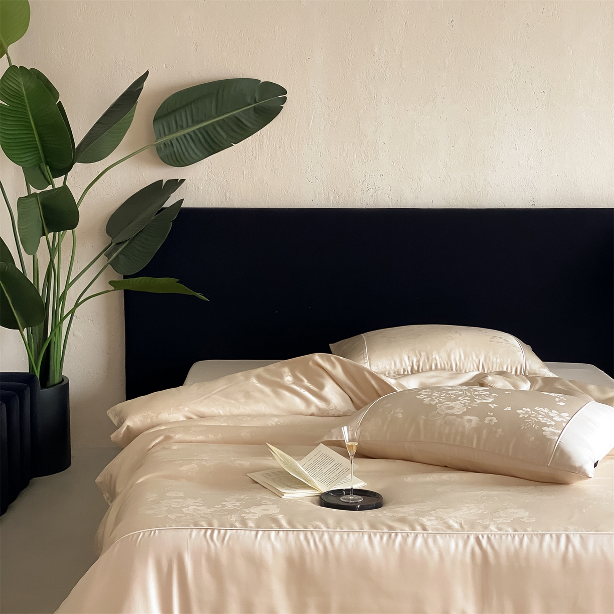 91家纺网 家纺一手货源 找家纺 （总）FORTWO家纺原创设计（FOR TWO家纺） 2026新款60兰精天丝提花雅颂四件套-晨露织光