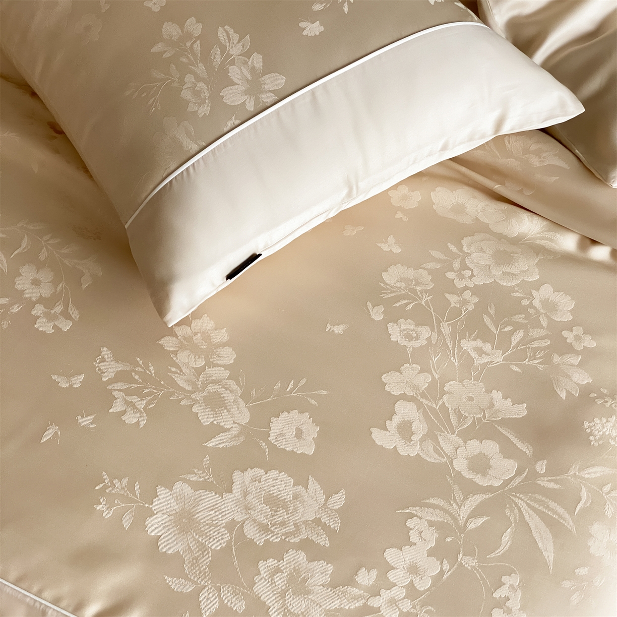 91家纺网 家纺一手货源 找家纺 （总）FORTWO家纺原创设计（FOR TWO家纺） 2026新款60兰精天丝提花雅颂四件套-晨露织光