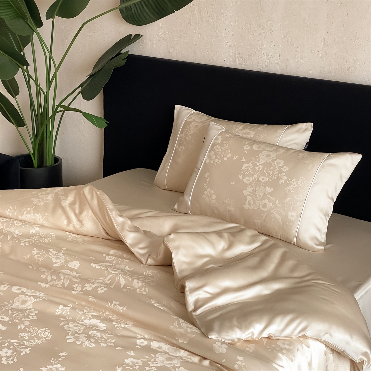 91家纺网 家纺一手货源 找家纺 （总）FORTWO家纺原创设计（FOR TWO家纺） 2026新款60兰精天丝提花雅颂四件套-晨露织光