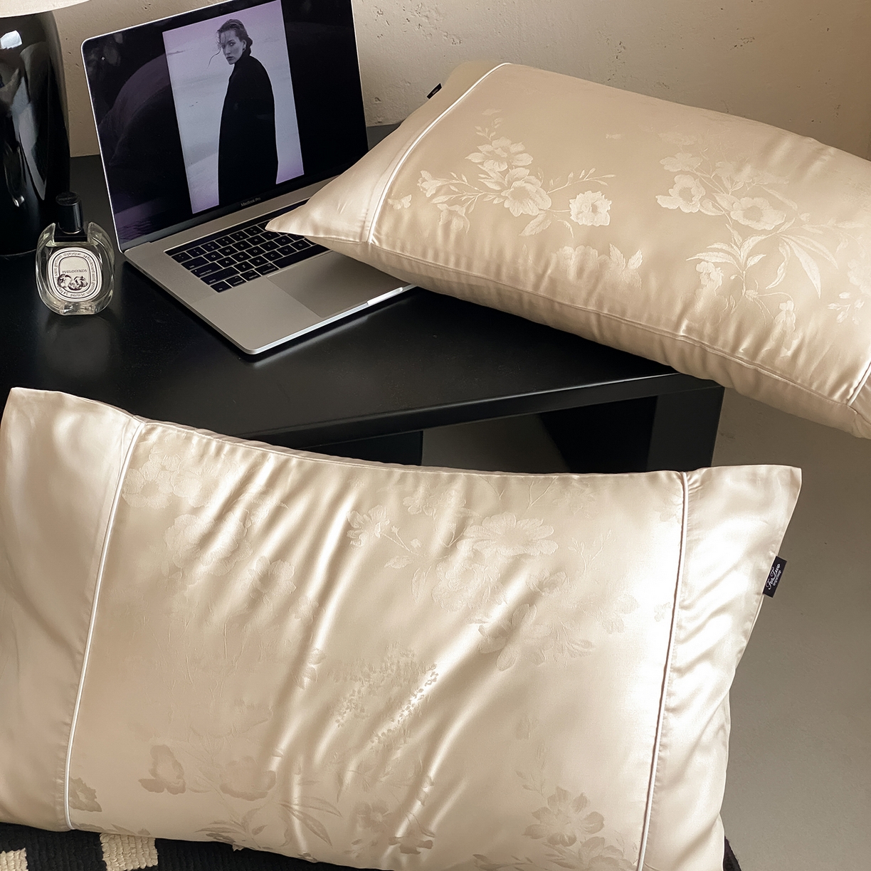 91家纺网 家纺一手货源 找家纺 （总）FORTWO家纺原创设计（FOR TWO家纺） 2026新款60兰精天丝提花嵌绳单品枕套雅颂系列