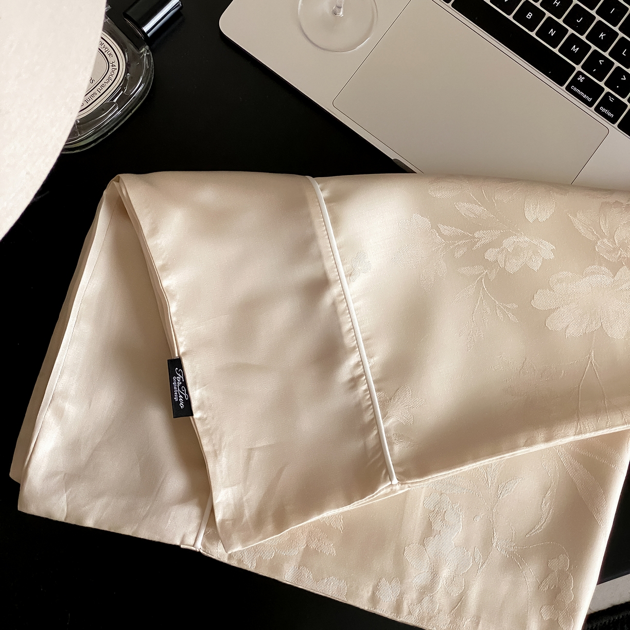 91家纺网 家纺一手货源 找家纺 （总）FORTWO家纺原创设计（FOR TWO家纺） 2026新款60兰精天丝提花嵌绳单品枕套雅颂系列