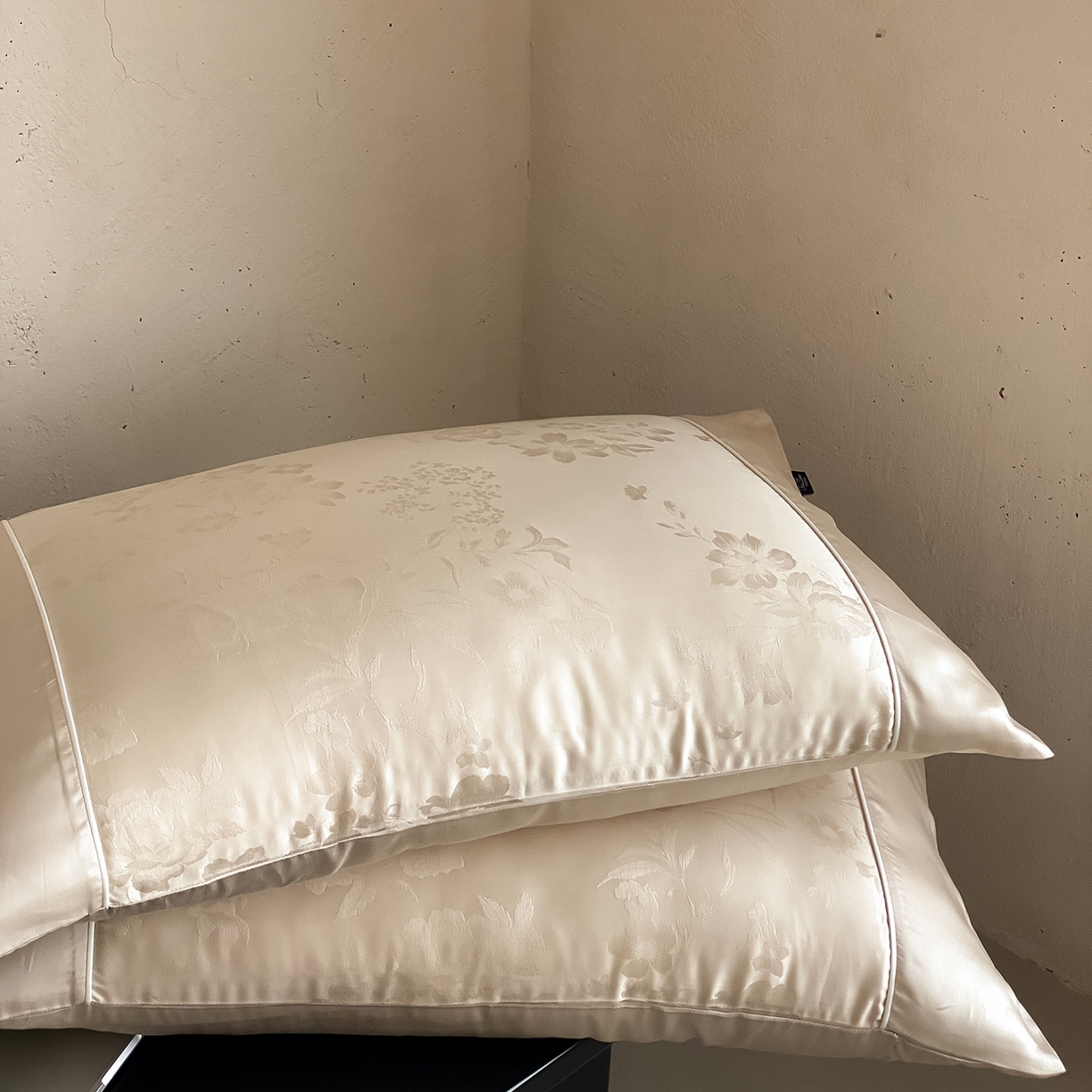 91家纺网 家纺一手货源 找家纺 （总）FORTWO家纺原创设计（FOR TWO家纺） 2026新款60兰精天丝提花嵌绳单品枕套雅颂系列