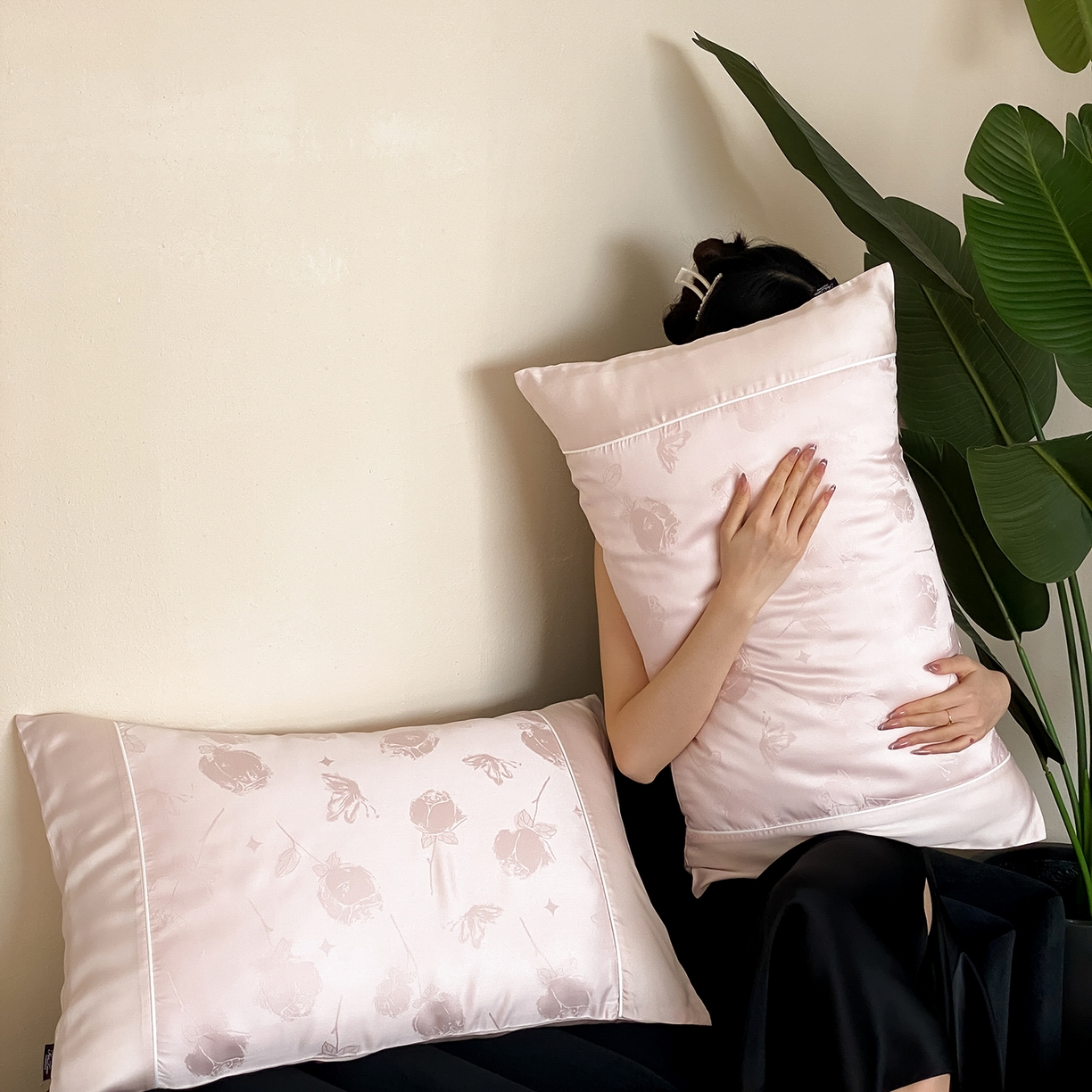 91家纺网 家纺一手货源 找家纺 FORTWO家纺原创设计（FOR TWO家纺） 2026新款60兰精天丝提花嵌绳单品枕套雅颂系列 云间霓裳