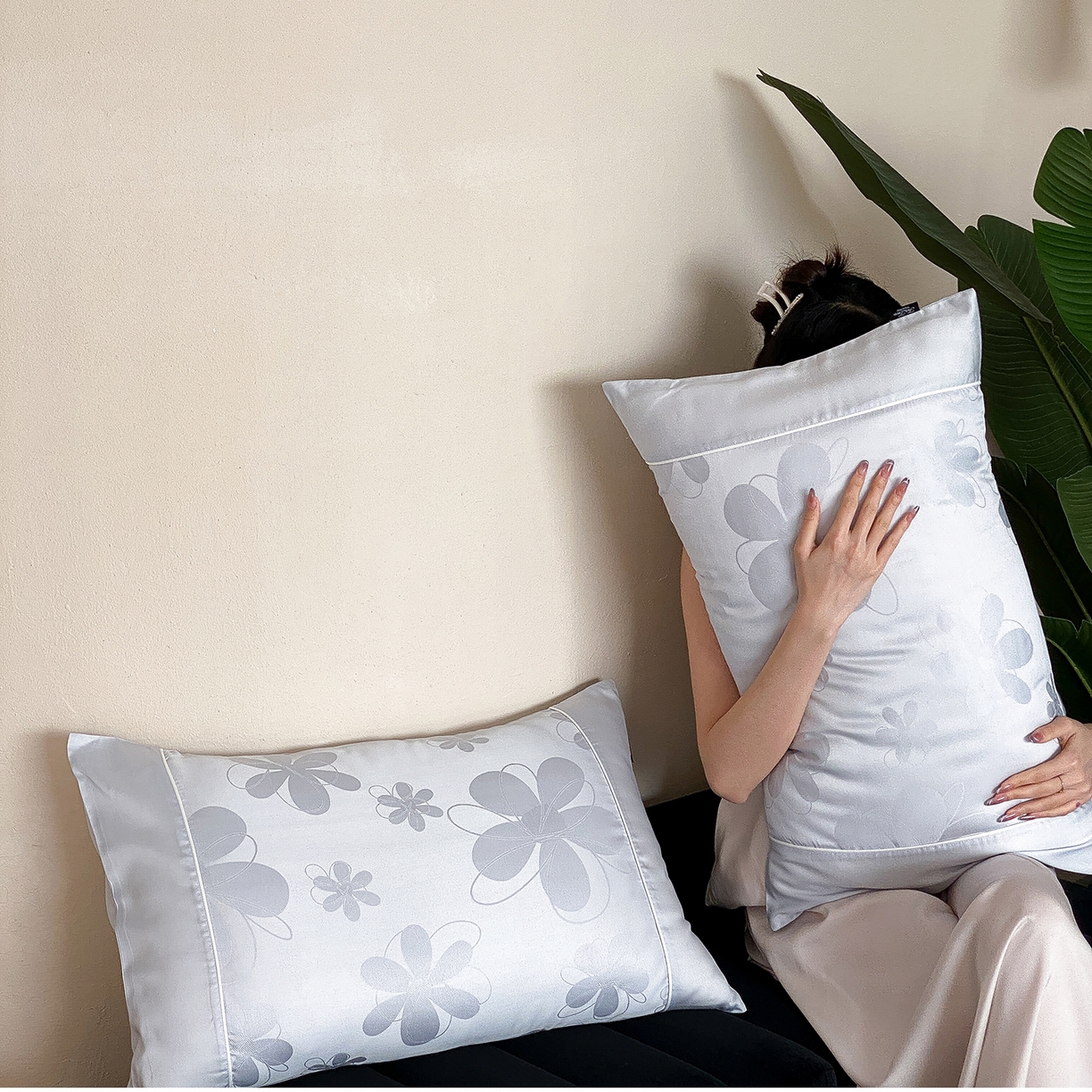 91家纺网 家纺一手货源 找家纺 FORTWO家纺原创设计（FOR TWO家纺） 2026新款60兰精天丝提花嵌绳单品枕套雅颂系列 一路向阳