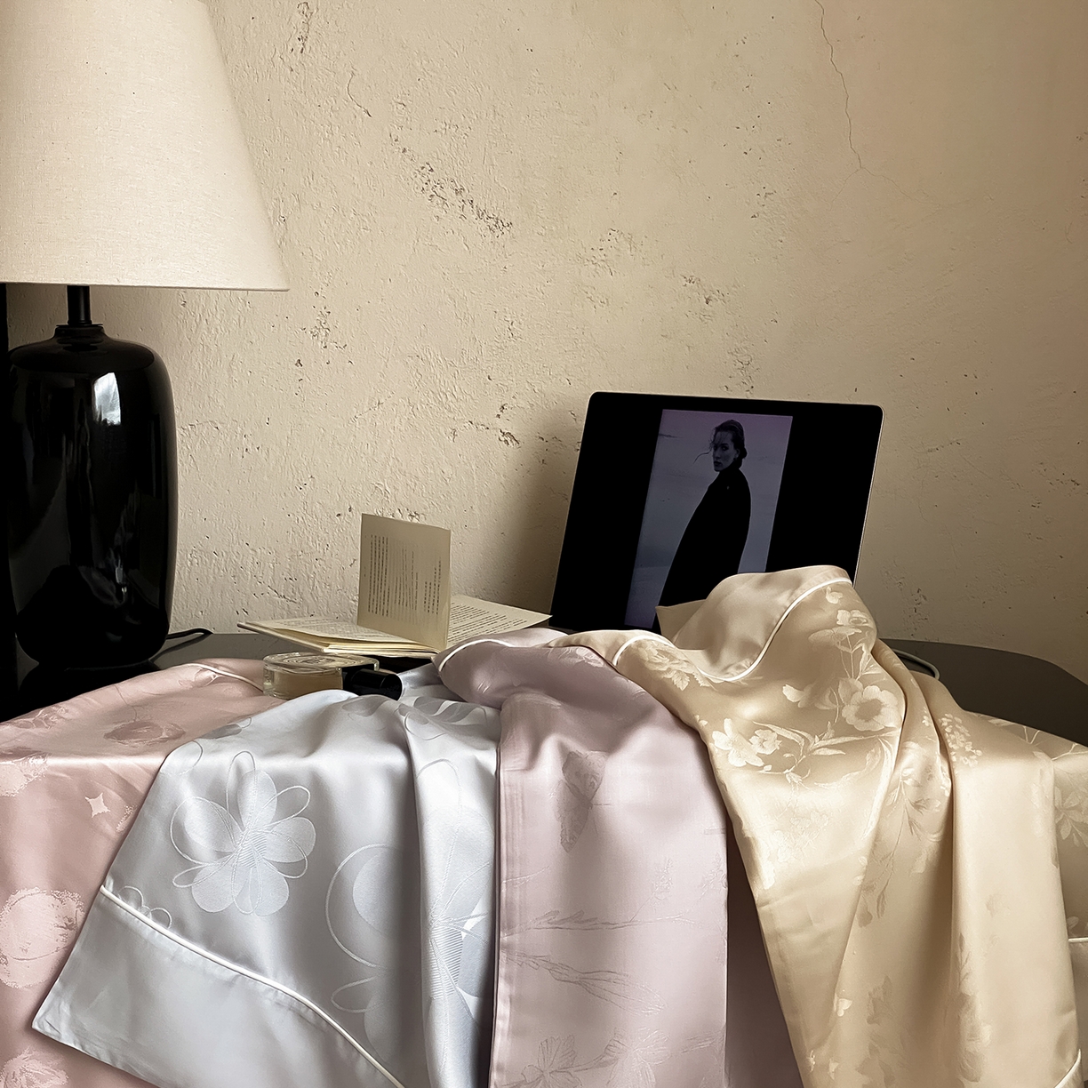 91家纺网 家纺一手货源 找家纺 FORTWO家纺原创设计（FOR TWO家纺） 2026新款60兰精天丝提花嵌绳单品枕套雅颂系列 组合图