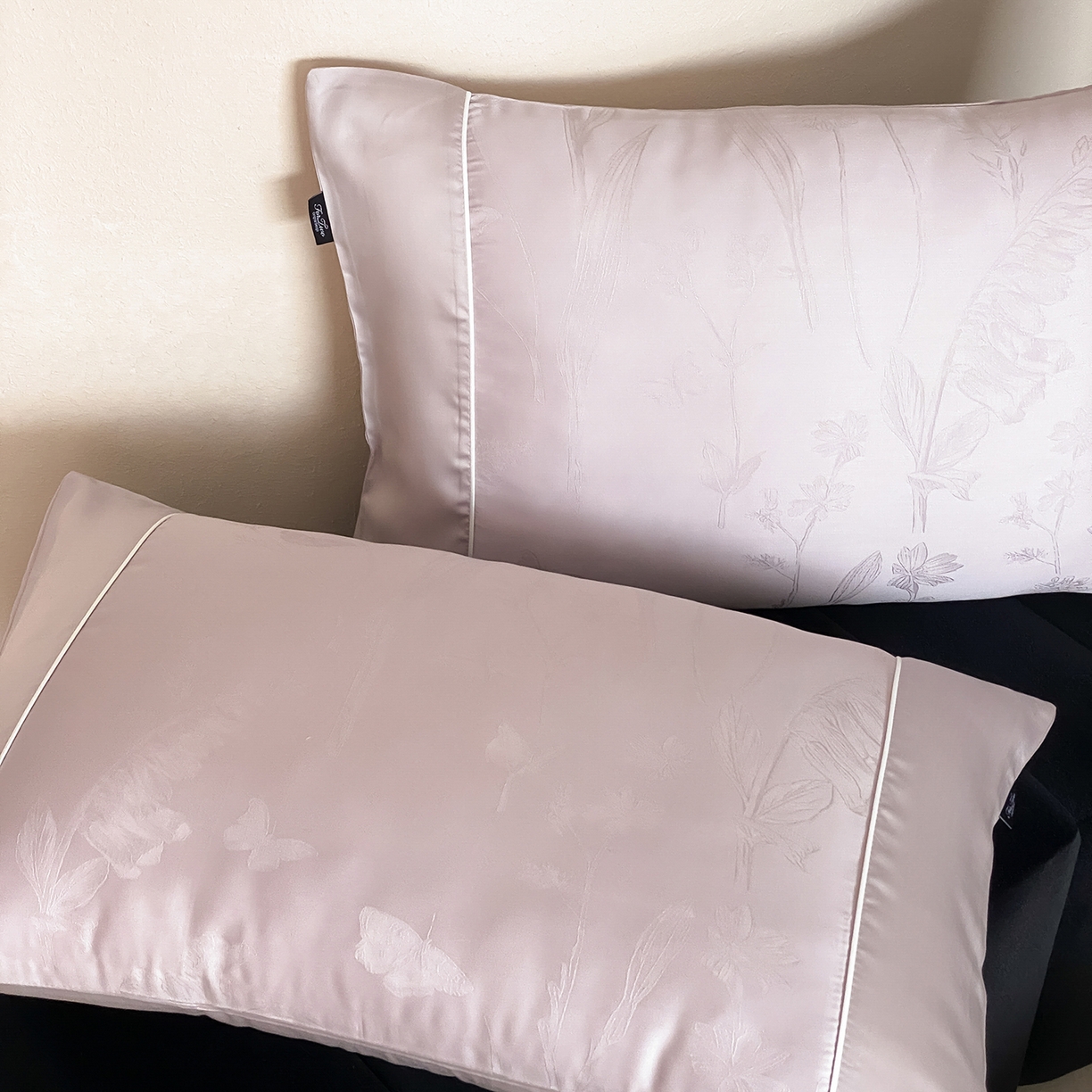 91家纺网 家纺一手货源 找家纺 FORTWO家纺原创设计（FOR TWO家纺） 2026新款60兰精天丝提花嵌绳单品枕套雅颂系列 琉璃梦境