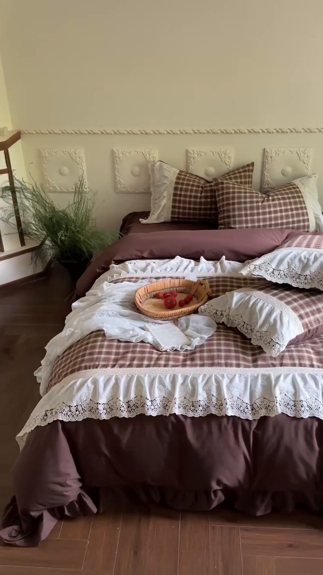 91家纺网 家纺一手货源 找家纺 花香四季家纺 2026新款法式全棉色织花边床裙款纯棉水洗棉四件套-法式庄园 法式庄园-复古咖