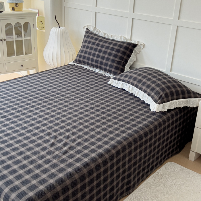 91家纺网 家纺一手货源 找家纺 花香四季家纺 2026全棉色织水洗棉法式公主风花边床单款床笠款四件套 高智黑