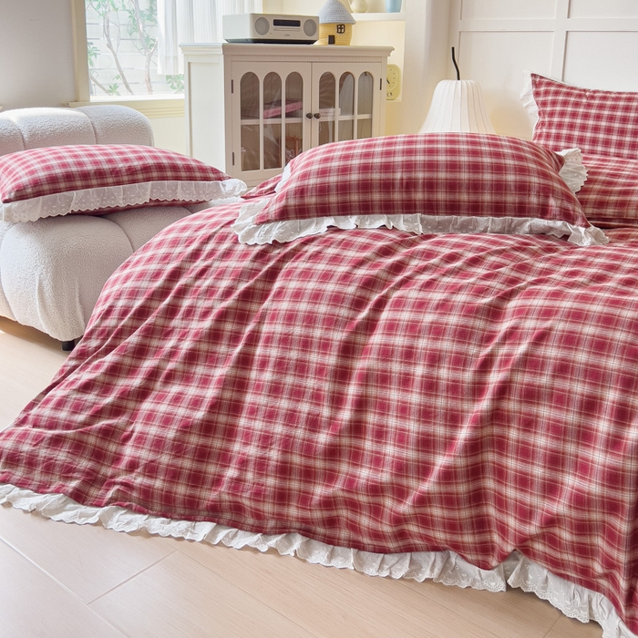 91家纺网 家纺一手货源 找家纺 花香四季家纺 2026全棉色织水洗棉法式公主风花边床单款床笠款四件套 米兰红