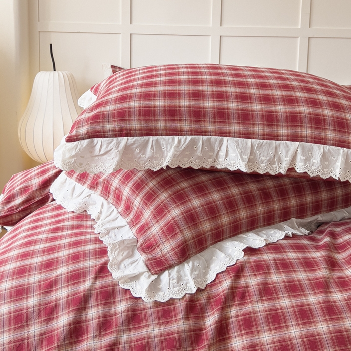91家纺网 家纺一手货源 找家纺 花香四季家纺 2026全棉色织水洗棉法式公主风花边床单款床笠款四件套 米兰红