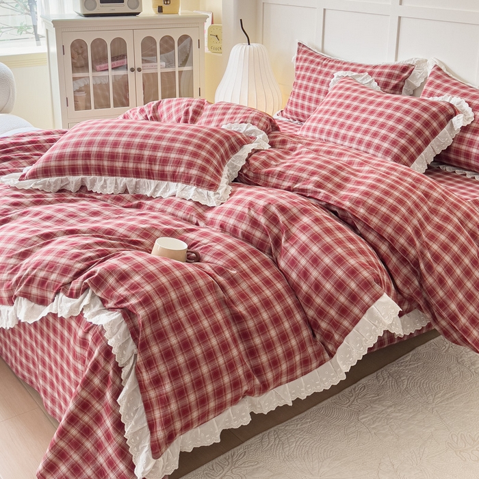 91家纺网 家纺一手货源 找家纺 花香四季家纺 2026全棉色织水洗棉法式公主风花边床单款床笠款四件套 米兰红