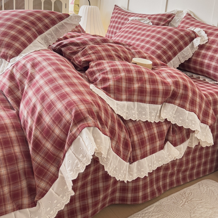 91家纺网 家纺一手货源 找家纺 花香四季家纺 2026全棉色织水洗棉法式公主风花边床单款床笠款四件套 米兰红