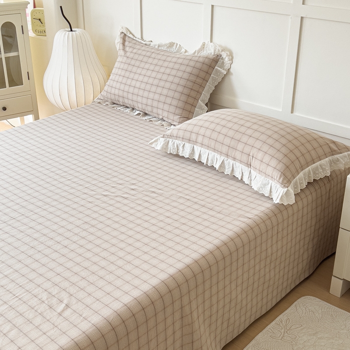 91家纺网 家纺一手货源 找家纺 花香四季家纺 2026全棉色织水洗棉法式公主风花边床单款床笠款四件套 南初咖