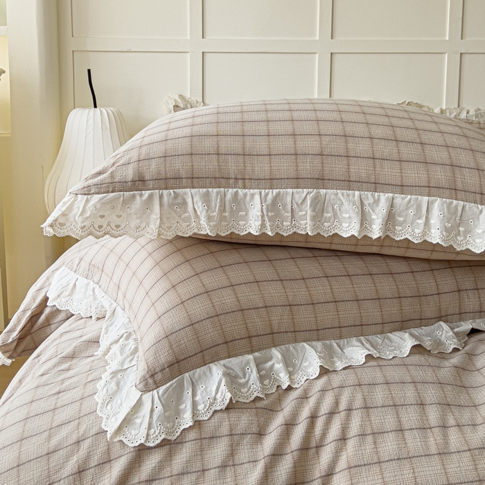 91家纺网 家纺一手货源 找家纺 花香四季家纺 2026全棉色织水洗棉法式公主风花边床单款床笠款四件套 南初咖