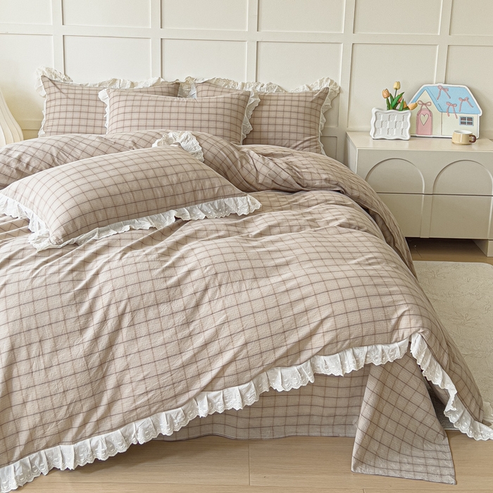 91家纺网 家纺一手货源 找家纺 花香四季家纺 2026全棉色织水洗棉法式公主风花边床单款床笠款四件套 南初咖