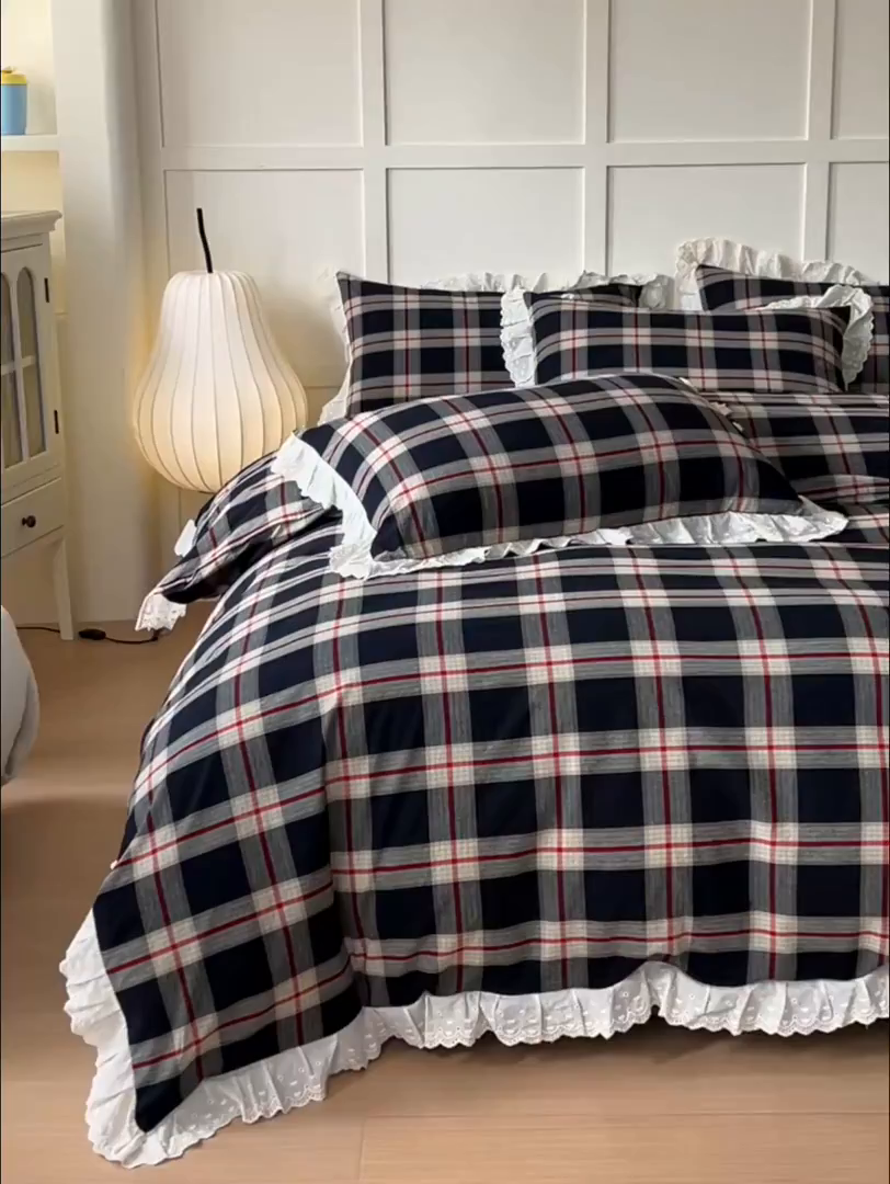 91家纺网 家纺一手货源 找家纺 花香四季家纺 2026全棉色织水洗棉法式公主风花边床单款床笠款四件套 云漫黑