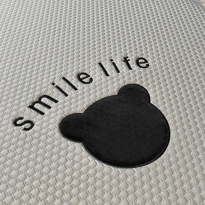 91家纺网 家纺一手货源 找家纺 （总）爱思凯家纺 2026新款PE冰豆豆贴布绣-八宝熊-床笠款【场景二】