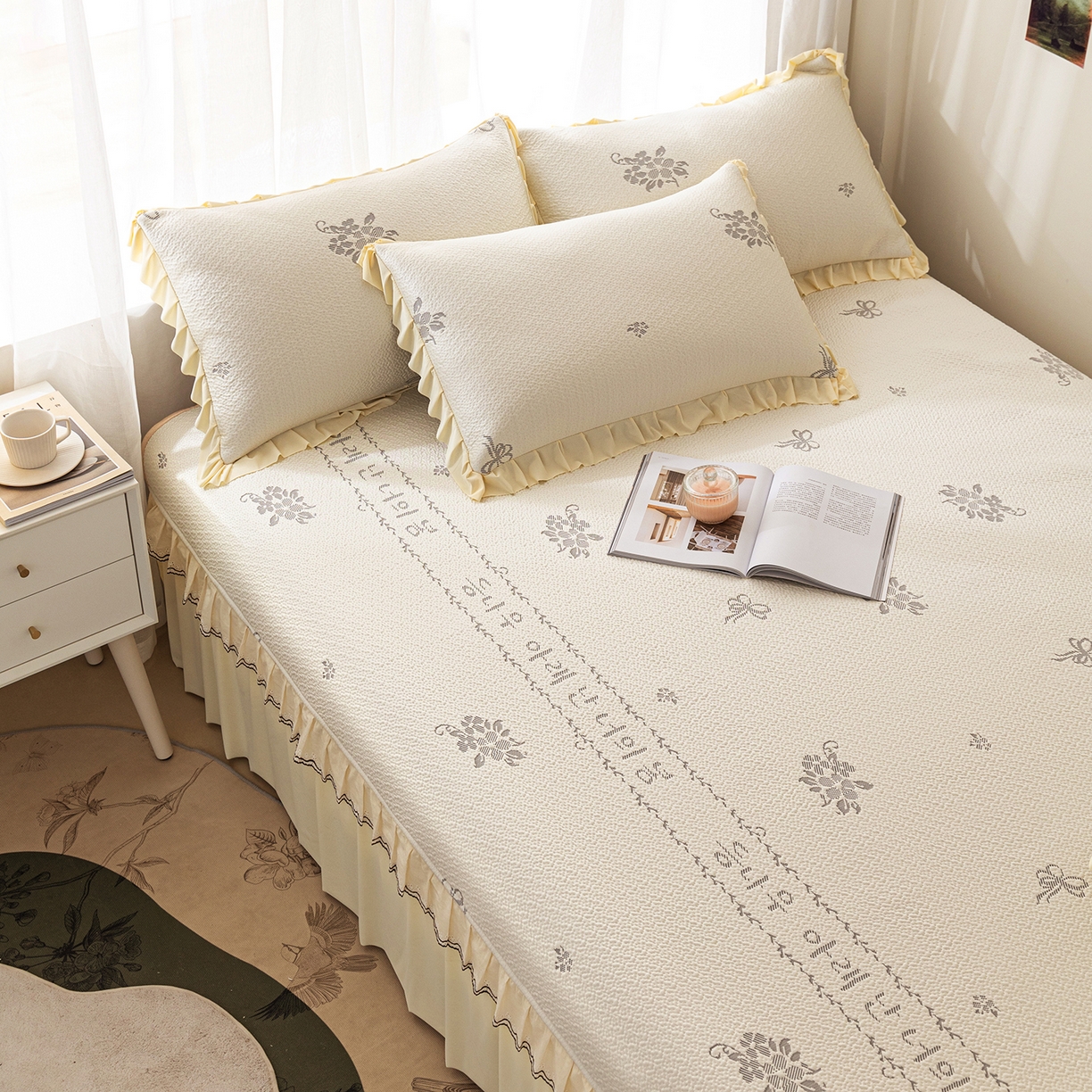 91家纺网 家纺一手货源 找家纺 美优兰 2026新款PE提花凉感冰豆豆三明治复合榻榻米垫 韩式米白