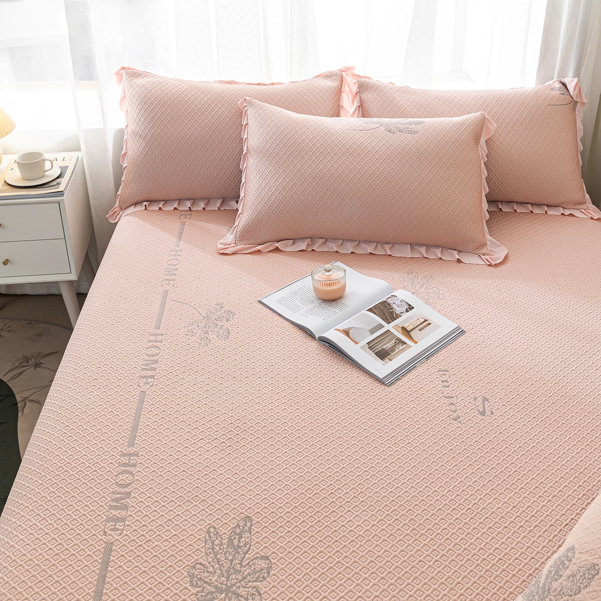 91家纺网 家纺一手货源 找家纺 美优兰 2026新款PE提花凉感冰豆豆三明治复合榻榻米垫 晚亭粉