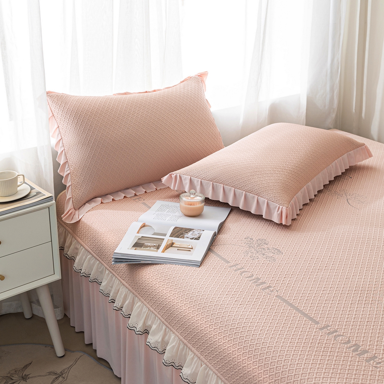 91家纺网 家纺一手货源 找家纺 美优兰 2026新款PE提花凉感冰豆豆三明治复合榻榻米垫 晚亭粉