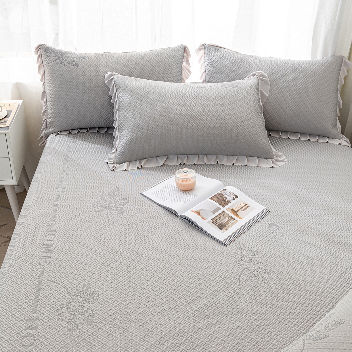 91家纺网 家纺一手货源 找家纺 美优兰 2026新款PE提花凉感冰豆豆三明治复合榻榻米垫 晚亭灰