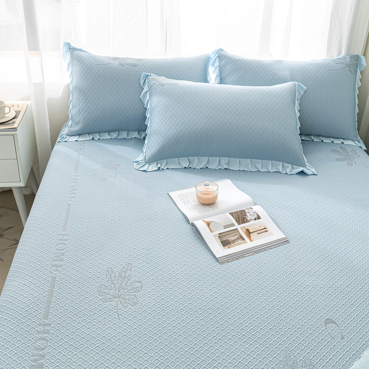 91家纺网 家纺一手货源 找家纺 美优兰 2026新款PE提花凉感冰豆豆三明治复合榻榻米垫 晚亭蓝