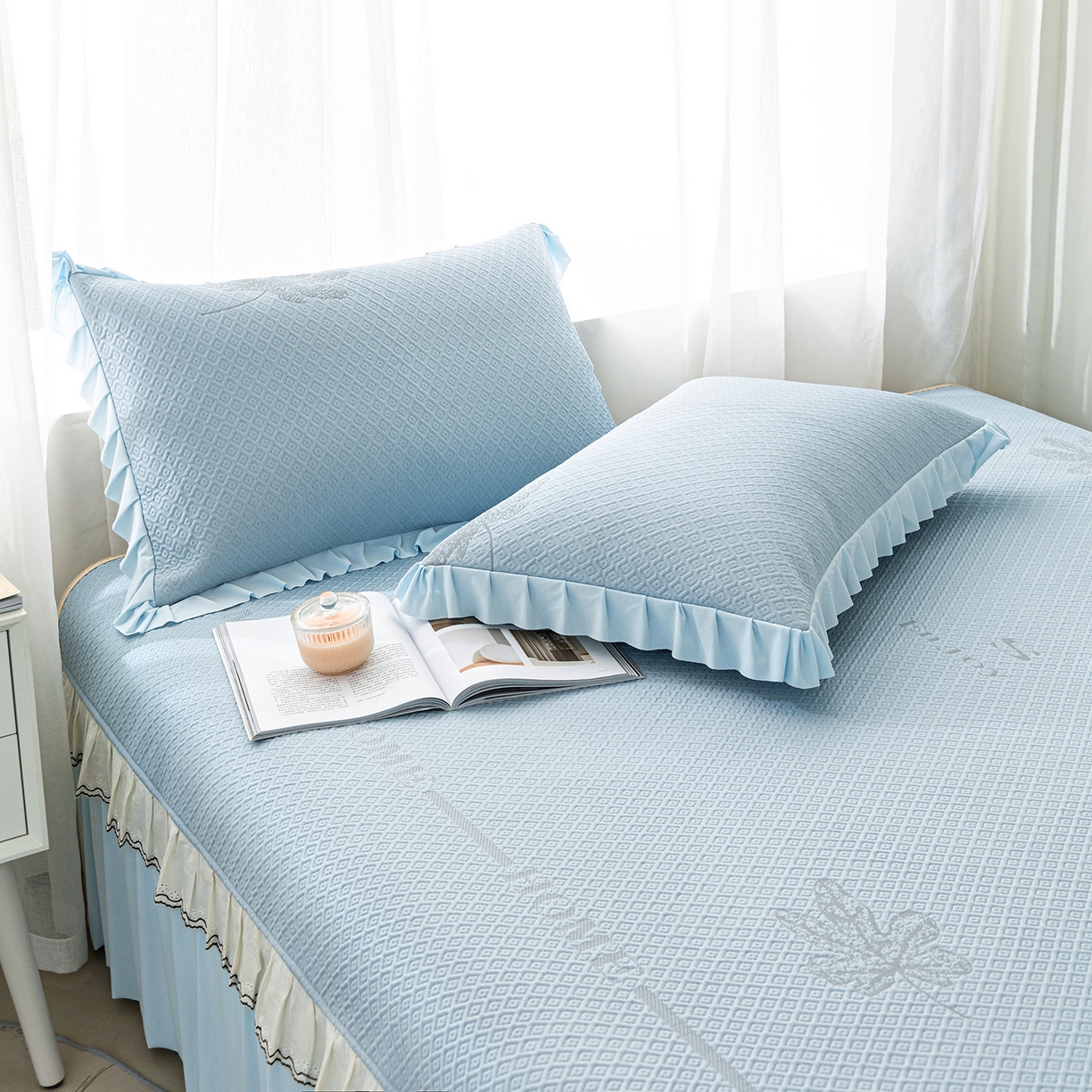 91家纺网 家纺一手货源 找家纺 美优兰 2026新款PE提花凉感冰豆豆三明治复合榻榻米垫 晚亭蓝