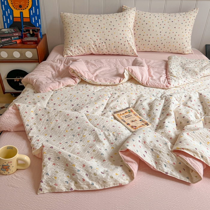 91家纺网 家纺一手货源 找家纺 欧尚家纺 2026新款泡芙纱夏被四件套简单款 粉色小心心