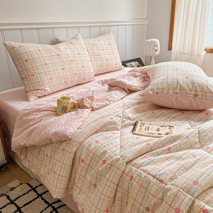 91家纺网 家纺一手货源 找家纺 欧尚家纺 2026新款泡芙纱夏被四件套简单款 格格心