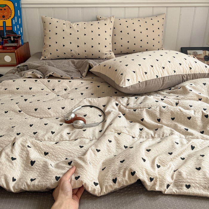 91家纺网 家纺一手货源 找家纺 欧尚家纺 2026新款泡芙纱夏被四件套简单款 咖爱心