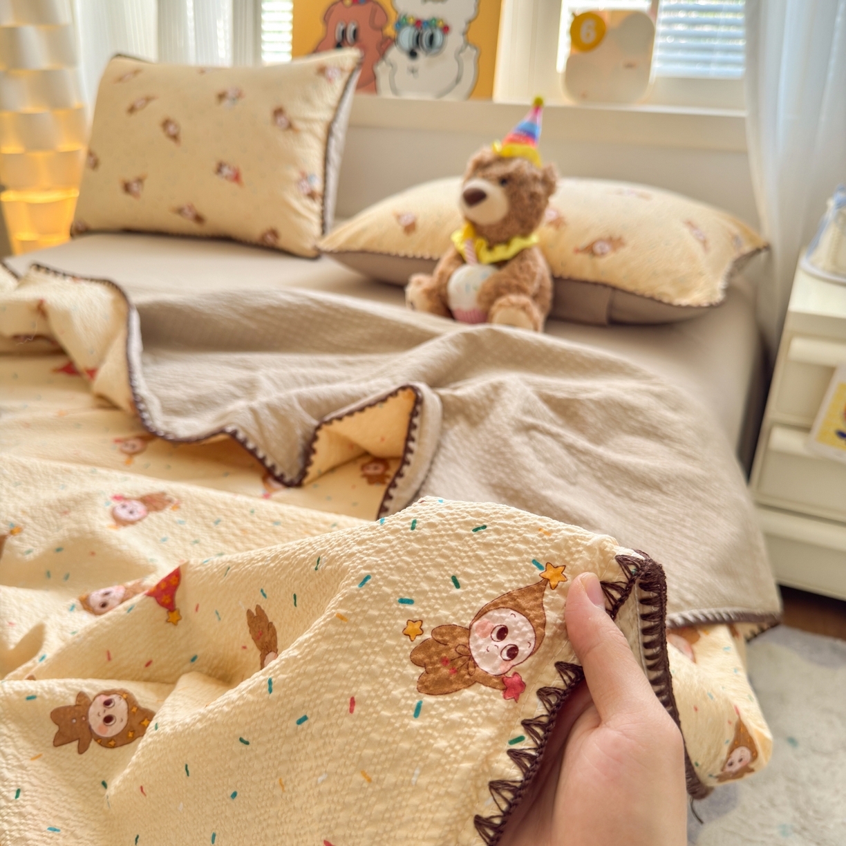 91家纺网 家纺一手货源 找家纺 优承佳生活馆 2026新款高克重超柔泡芙纱贝壳边夏被三件套四件套单夏被系列（提供买家秀） 咖茵