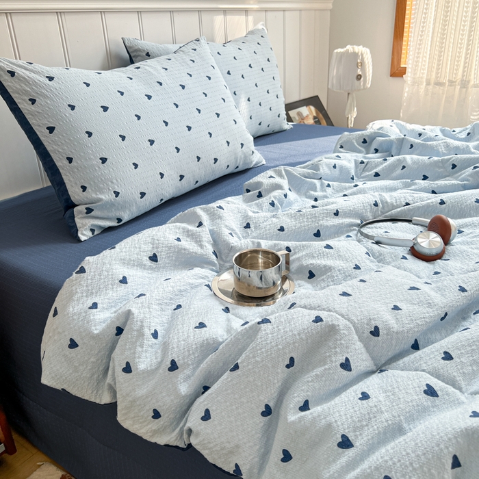 91家纺网 家纺一手货源 找家纺 欧尚家纺 2026新款泡芙纱夏被四件套简单款 兰爱心