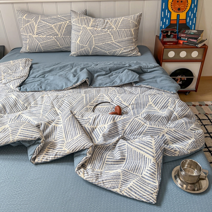 91家纺网 家纺一手货源 找家纺 欧尚家纺 2026新款泡芙纱夏被四件套简单款 浅川纹