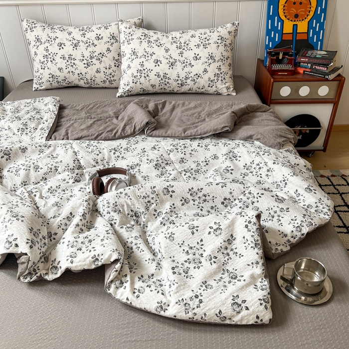 91家纺网 家纺一手货源 找家纺 欧尚家纺 2026新款泡芙纱夏被四件套简单款 只闻花香