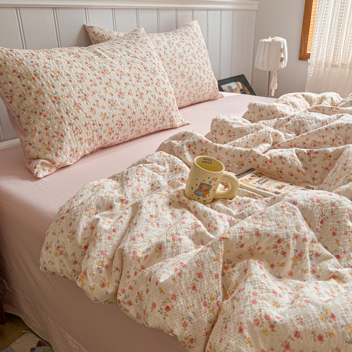 91家纺网 家纺一手货源 找家纺 禾沐  2026新款泡芙纱夏被四件套简单款 粉黛