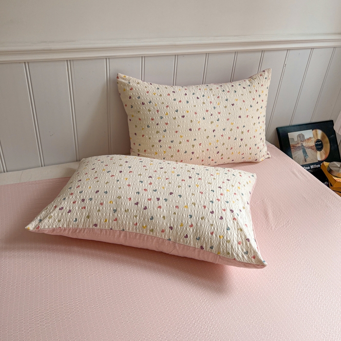 91家纺网 家纺一手货源 找家纺 禾沐  2026新款泡芙纱夏被四件套简单款 粉色小心心