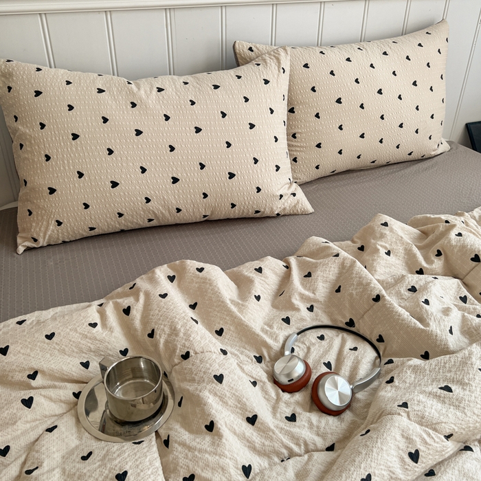 91家纺网 家纺一手货源 找家纺 禾沐  2026新款泡芙纱夏被四件套简单款 咖爱心